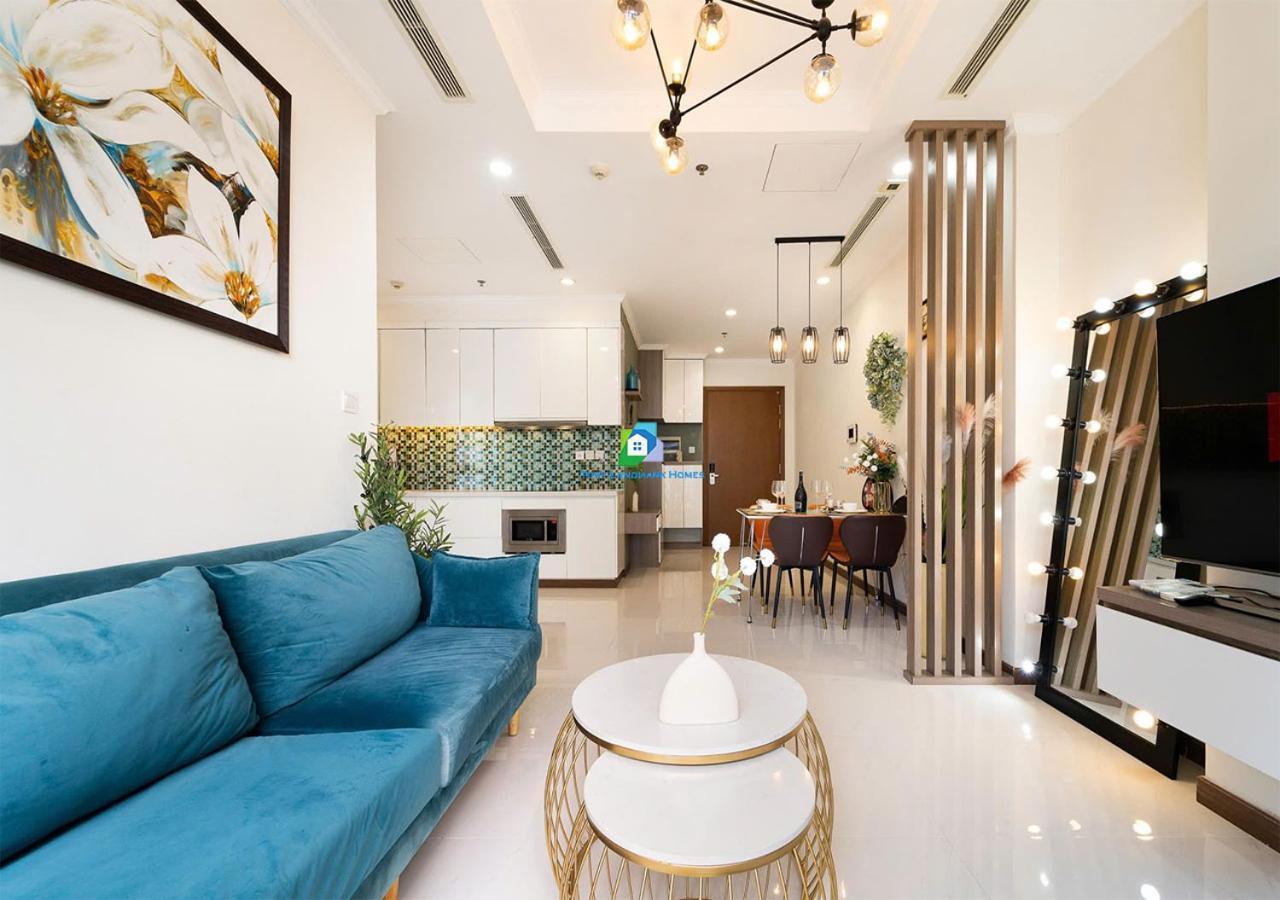 Urban Escape In Park Apartment