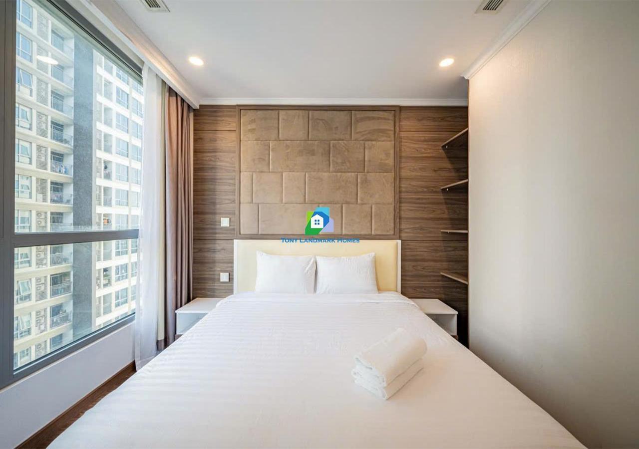 Urban Escape In Park Apartment *
