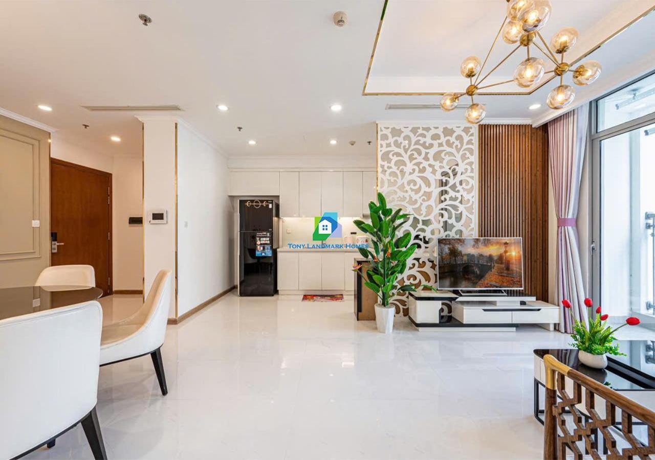 Urban Escape In Park Apartment *