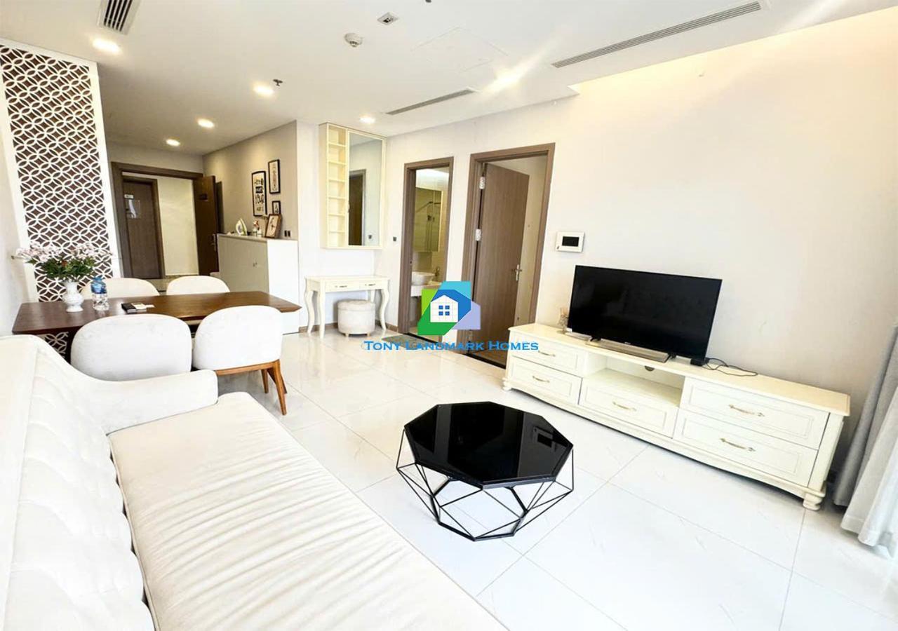 Urban Escape In Park Apartment *