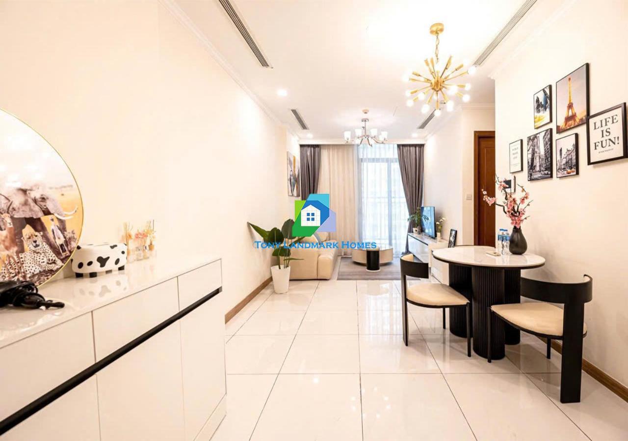 Urban Escape In Park Apartment *